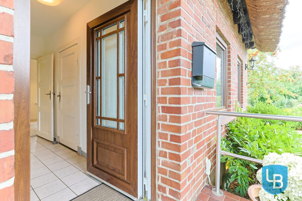 Immobilienangebot - Wahlstorf - Alle & Rest (Wohnen) - Reetdach-Doppelhaushälfte mit großem Grundstück – viel Potenzial für individuelle Gestaltung
