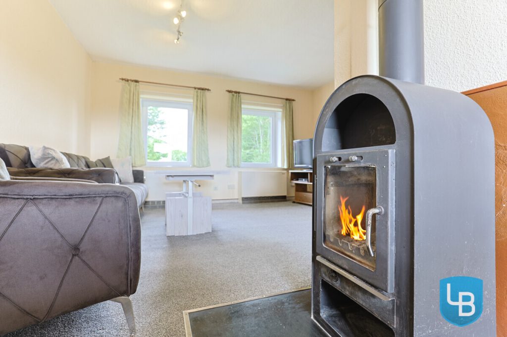 Immobilienangebot - Wahlstorf - Alle & Rest (Wohnen) - Reetdach-Doppelhaushälfte mit großem Grundstück – viel Potenzial für individuelle Gestaltung