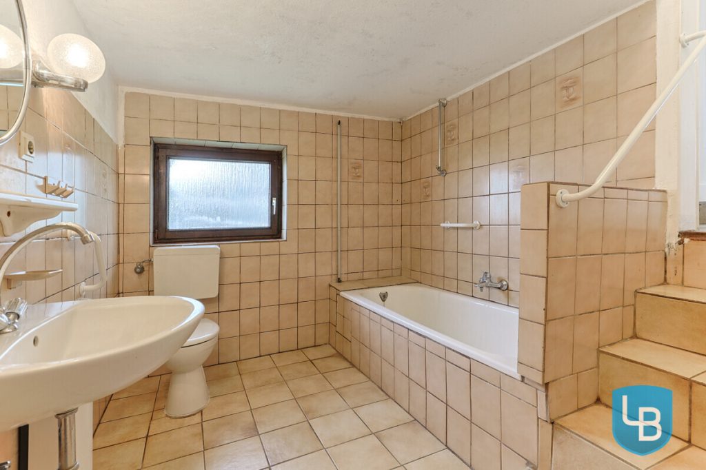 Immobilienangebot - Wahlstorf - Alle & Rest (Wohnen) - Reetdach-Doppelhaushälfte mit großem Grundstück – viel Potenzial für individuelle Gestaltung