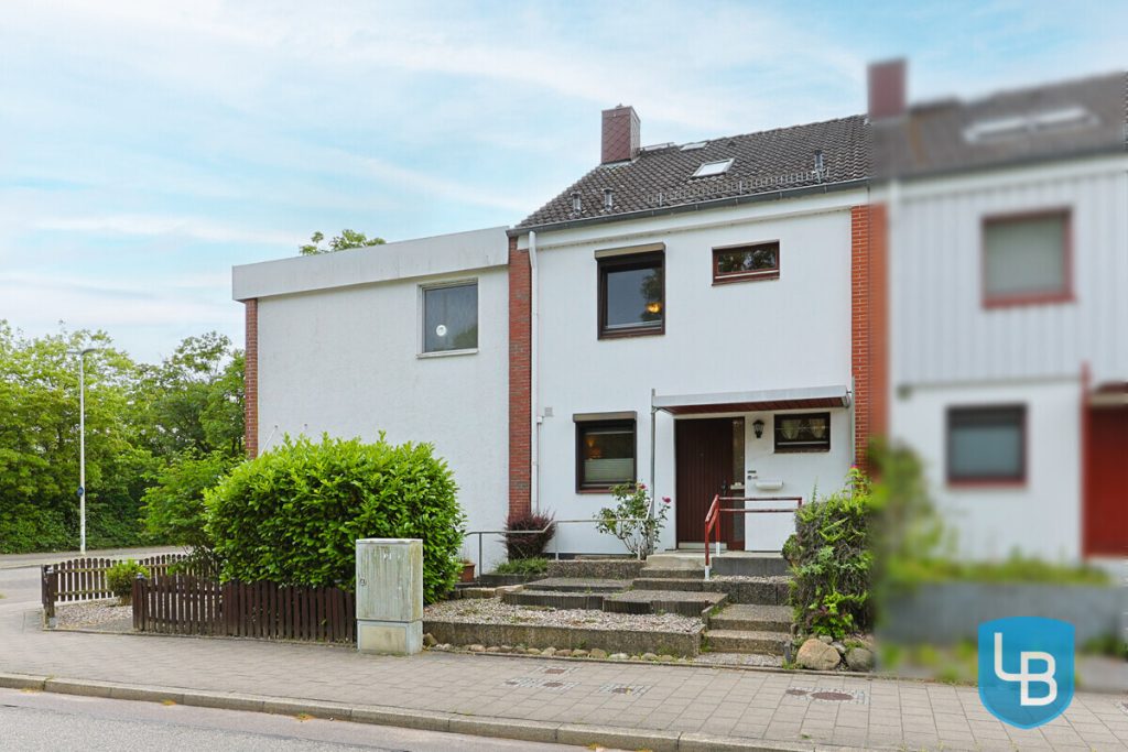 Immobilienangebot - Kiel / Mettenhof - Alle & Rest (Wohnen) - Mehr Platz geht nicht! Reihenendhaus mit Einliegerwohnung und Doppelgarage in Kiel-Mettenhof!
