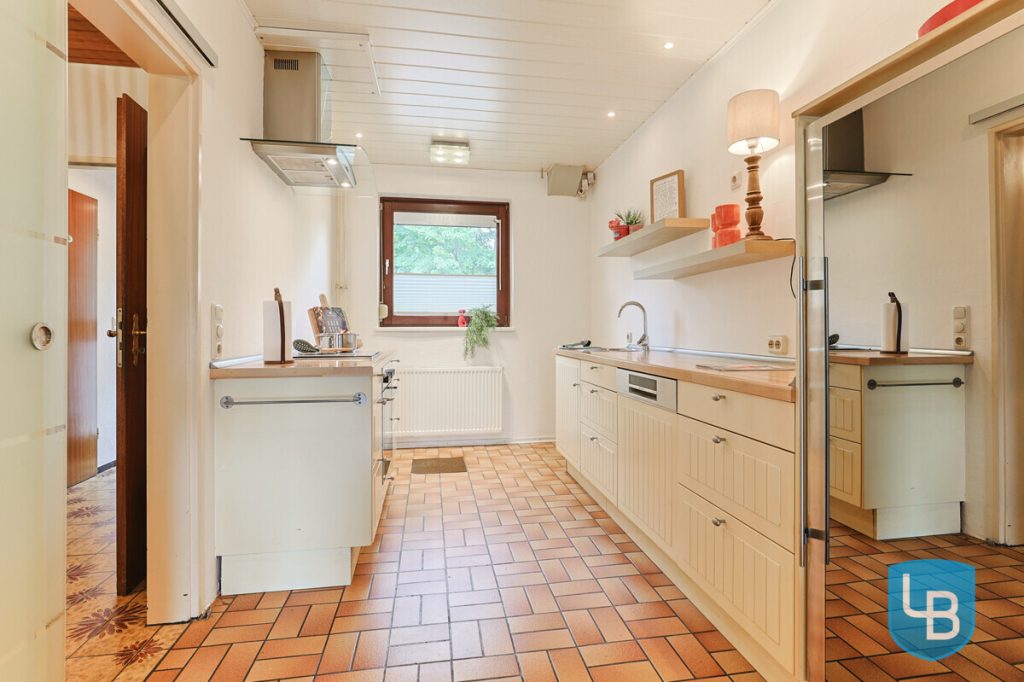 Immobilienangebot - Kiel / Mettenhof - Alle & Rest (Wohnen) - Mehr Platz geht nicht! Reihenendhaus mit Einliegerwohnung und Doppelgarage in Kiel-Mettenhof!