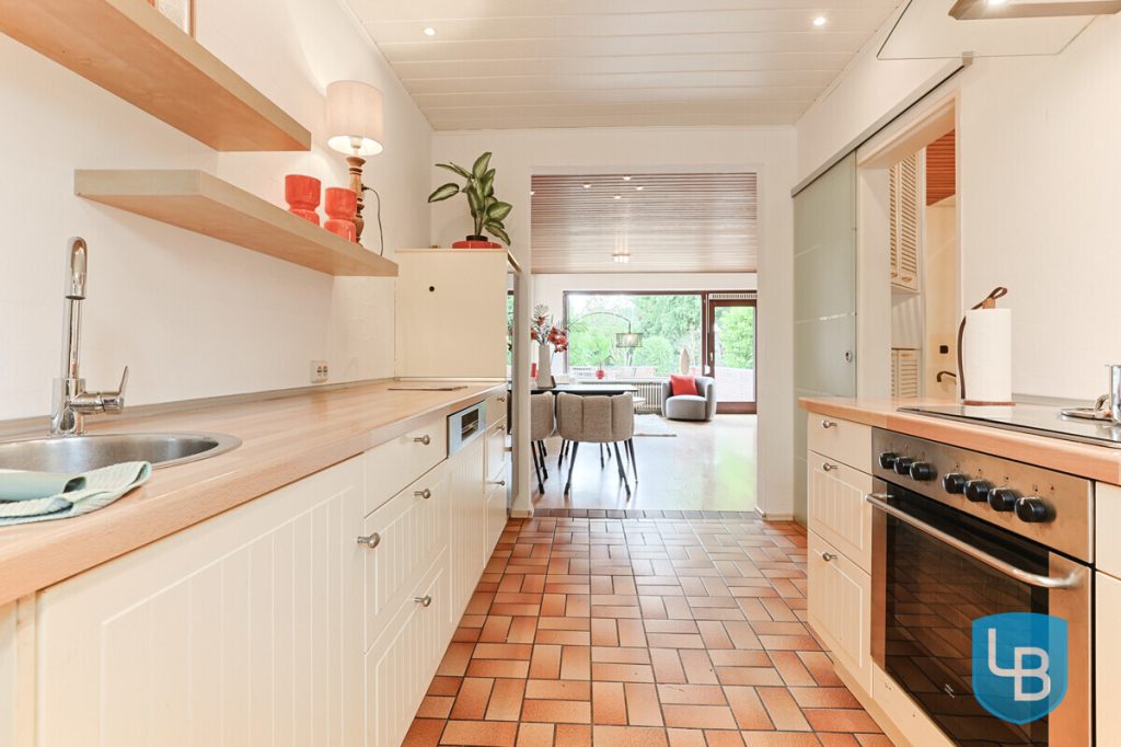 Immobilienangebot - Kiel / Mettenhof - Alle & Rest (Wohnen) - Mehr Platz geht nicht! Reihenendhaus mit Einliegerwohnung und Doppelgarage in Kiel-Mettenhof!