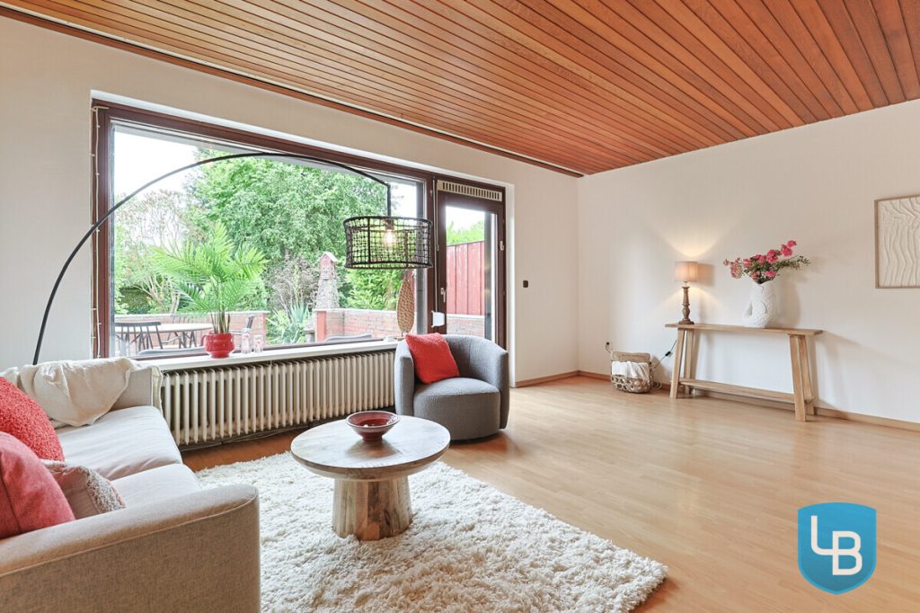 Immobilienangebot - Kiel / Mettenhof - Alle & Rest (Wohnen) - Mehr Platz geht nicht! Reihenendhaus mit Einliegerwohnung und Doppelgarage in Kiel-Mettenhof!