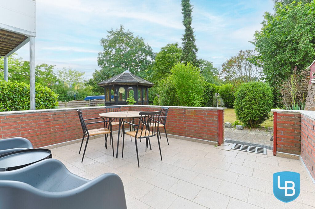 Immobilienangebot - Kiel / Mettenhof - Alle & Rest (Wohnen) - Mehr Platz geht nicht! Reihenendhaus mit Einliegerwohnung und Doppelgarage in Kiel-Mettenhof!