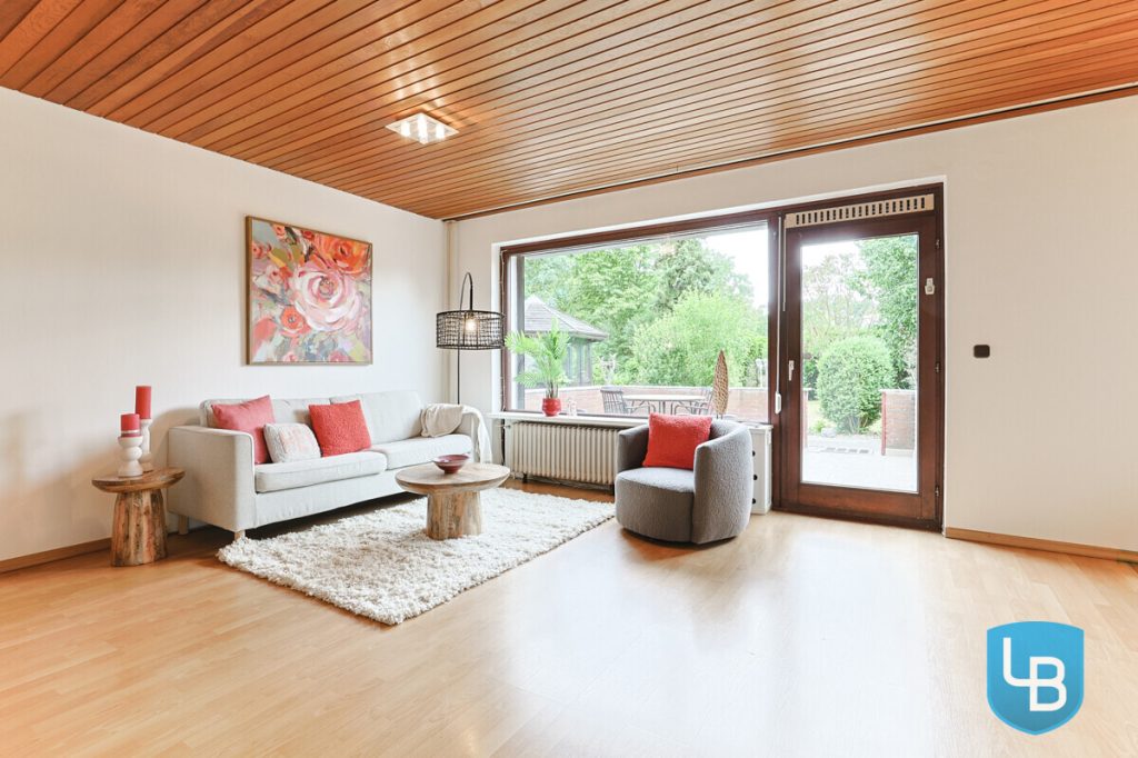Immobilienangebot - Kiel / Mettenhof - Alle & Rest (Wohnen) - Mehr Platz geht nicht! Reihenendhaus mit Einliegerwohnung und Doppelgarage in Kiel-Mettenhof!