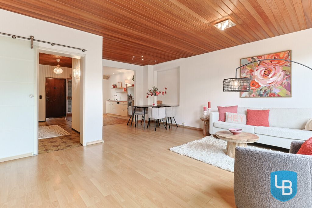 Immobilienangebot - Kiel / Mettenhof - Alle & Rest (Wohnen) - Mehr Platz geht nicht! Reihenendhaus mit Einliegerwohnung und Doppelgarage in Kiel-Mettenhof!