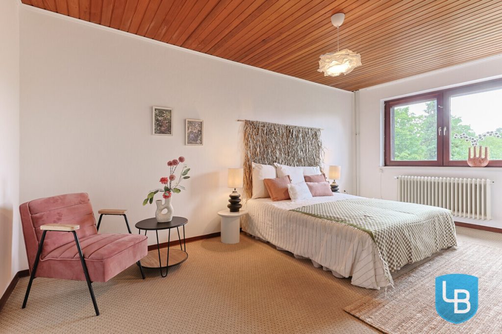 Immobilienangebot - Kiel / Mettenhof - Alle & Rest (Wohnen) - Mehr Platz geht nicht! Reihenendhaus mit Einliegerwohnung und Doppelgarage in Kiel-Mettenhof!