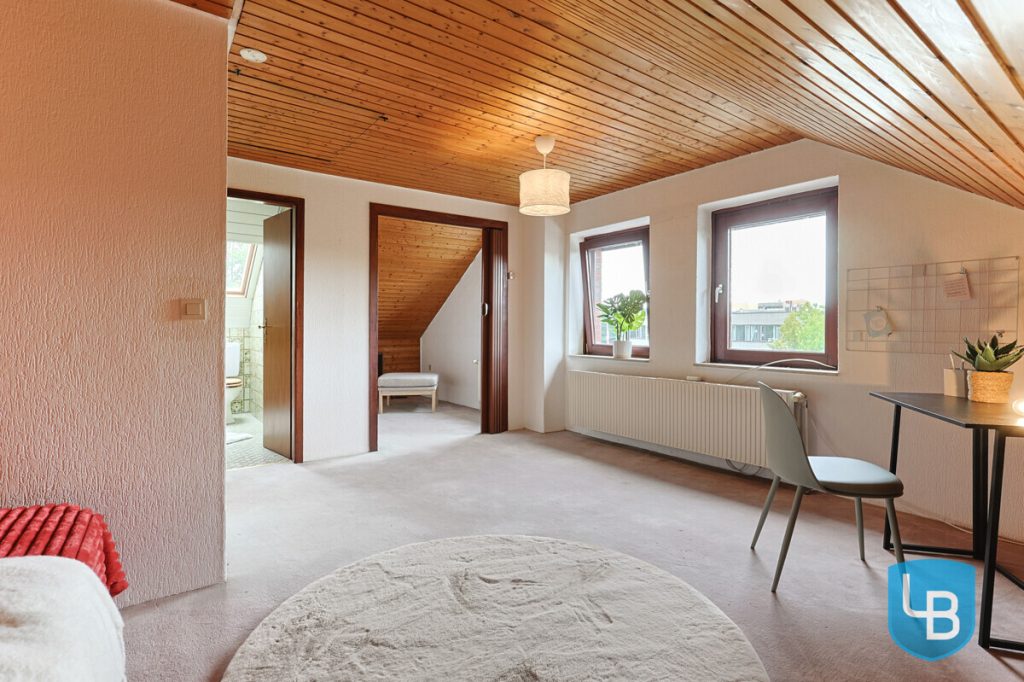 Immobilienangebot - Kiel / Mettenhof - Alle & Rest (Wohnen) - Mehr Platz geht nicht! Reihenendhaus mit Einliegerwohnung und Doppelgarage in Kiel-Mettenhof!