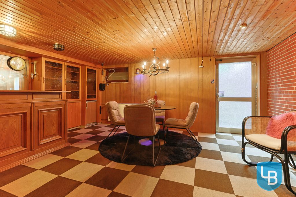 Immobilienangebot - Kiel / Mettenhof - Alle & Rest (Wohnen) - Mehr Platz geht nicht! Reihenendhaus mit Einliegerwohnung und Doppelgarage in Kiel-Mettenhof!