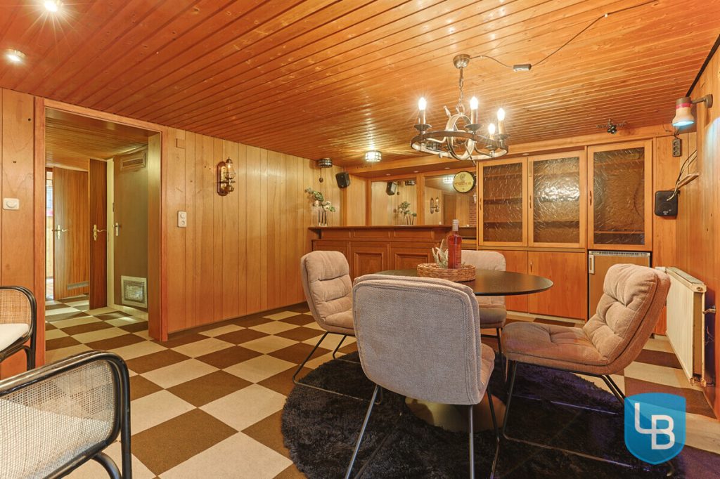 Immobilienangebot - Kiel / Mettenhof - Alle & Rest (Wohnen) - Mehr Platz geht nicht! Reihenendhaus mit Einliegerwohnung und Doppelgarage in Kiel-Mettenhof!