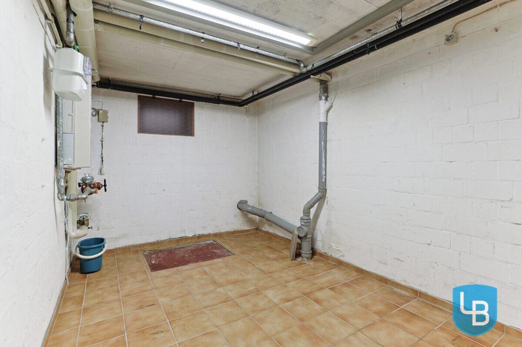 Immobilienangebot - Kiel / Mettenhof - Alle & Rest (Wohnen) - Mehr Platz geht nicht! Reihenendhaus mit Einliegerwohnung und Doppelgarage in Kiel-Mettenhof!