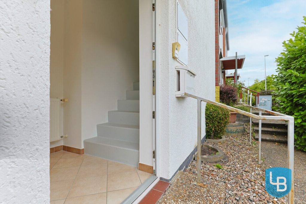Immobilienangebot - Kiel / Mettenhof - Alle & Rest (Wohnen) - Mehr Platz geht nicht! Reihenendhaus mit Einliegerwohnung und Doppelgarage in Kiel-Mettenhof!