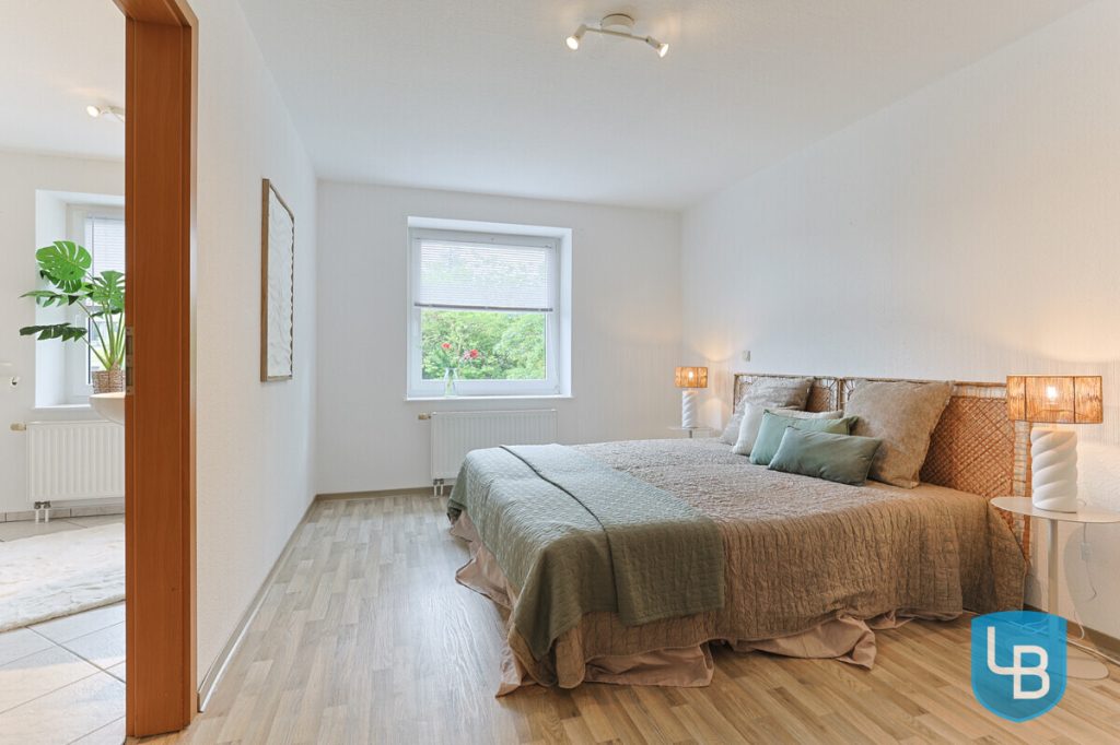 Immobilienangebot - Kiel / Mettenhof - Alle & Rest (Wohnen) - Mehr Platz geht nicht! Reihenendhaus mit Einliegerwohnung und Doppelgarage in Kiel-Mettenhof!