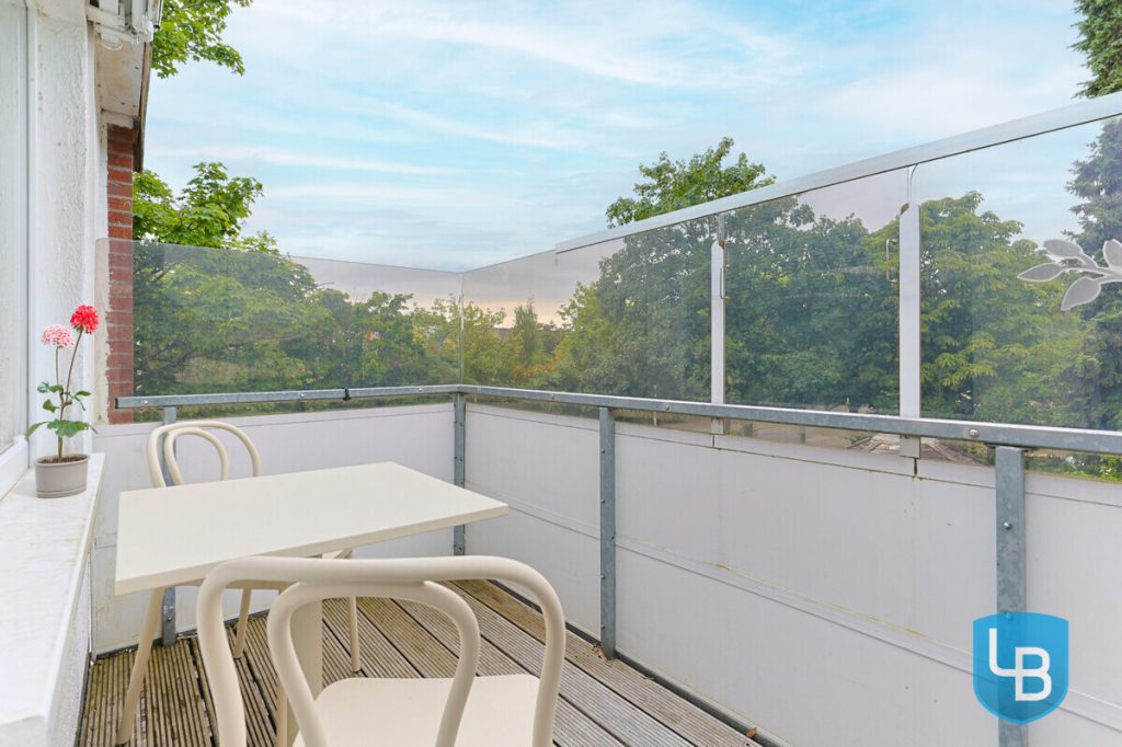 Immobilienangebot - Kiel / Mettenhof - Alle & Rest (Wohnen) - Mehr Platz geht nicht! Reihenendhaus mit Einliegerwohnung und Doppelgarage in Kiel-Mettenhof!
