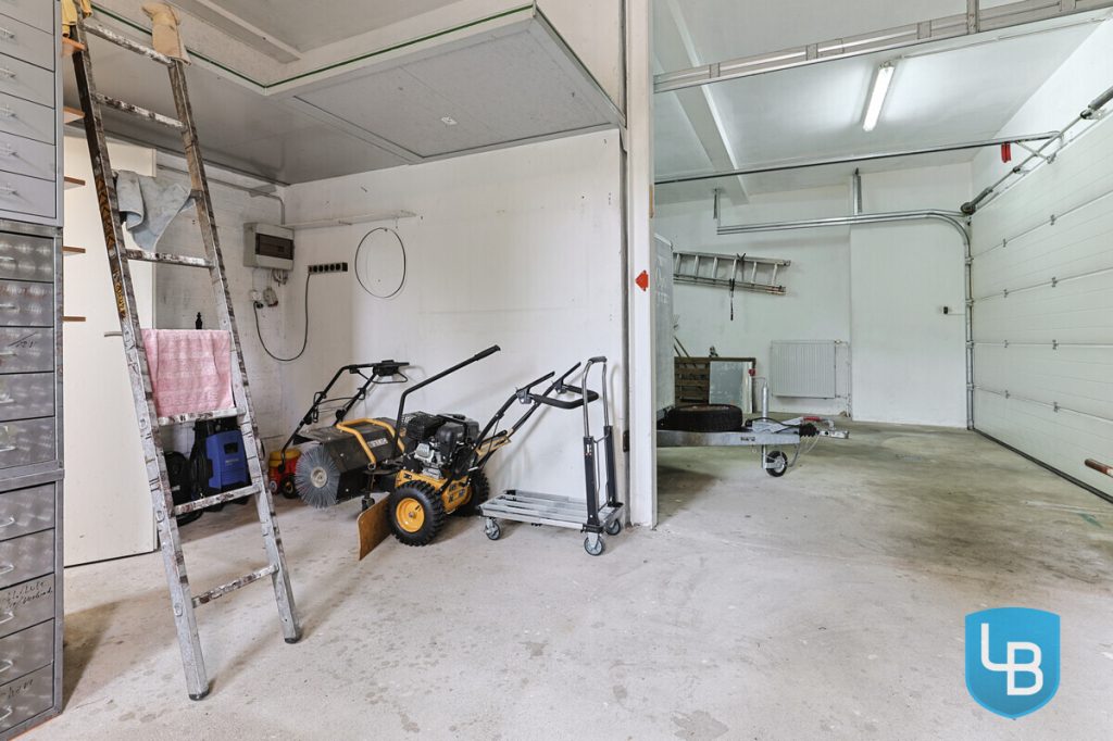 Immobilienangebot - Kiel / Mettenhof - Alle & Rest (Wohnen) - Mehr Platz geht nicht! Reihenendhaus mit Einliegerwohnung und Doppelgarage in Kiel-Mettenhof!