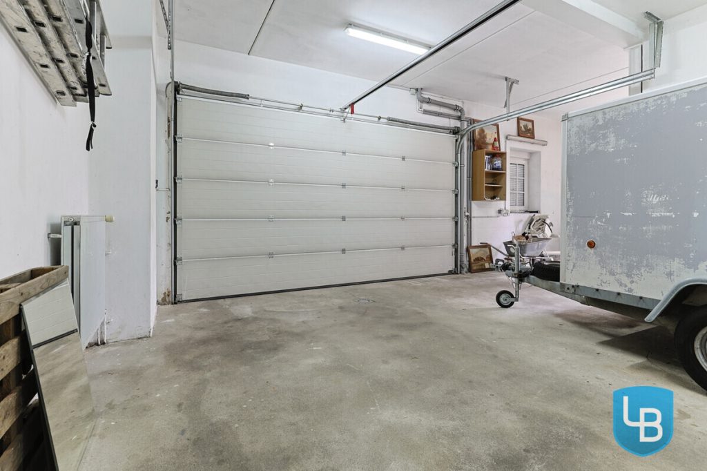 Immobilienangebot - Kiel / Mettenhof - Alle & Rest (Wohnen) - Mehr Platz geht nicht! Reihenendhaus mit Einliegerwohnung und Doppelgarage in Kiel-Mettenhof!
