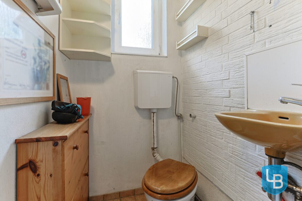 Immobilienangebot - Kiel / Mettenhof - Alle & Rest (Wohnen) - Mehr Platz geht nicht! Reihenendhaus mit Einliegerwohnung und Doppelgarage in Kiel-Mettenhof!