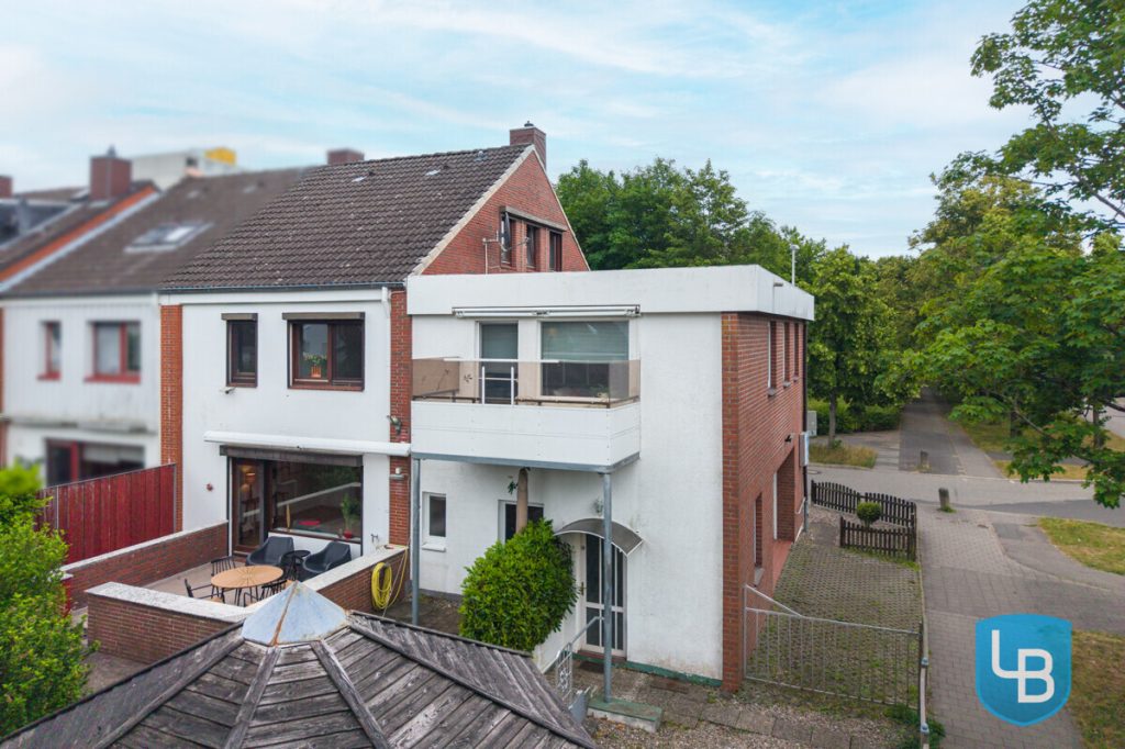 Immobilienangebot - Kiel / Mettenhof - Alle & Rest (Wohnen) - Mehr Platz geht nicht! Reihenendhaus mit Einliegerwohnung und Doppelgarage in Kiel-Mettenhof!