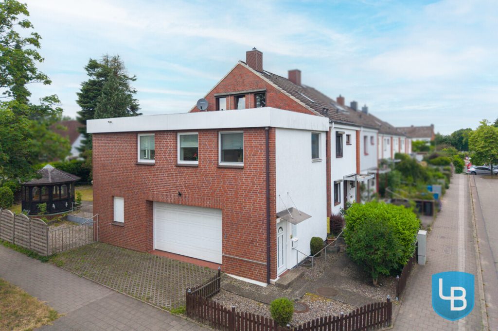 Immobilienangebot - Kiel / Mettenhof - Alle & Rest (Wohnen) - Mehr Platz geht nicht! Reihenendhaus mit Einliegerwohnung und Doppelgarage in Kiel-Mettenhof!