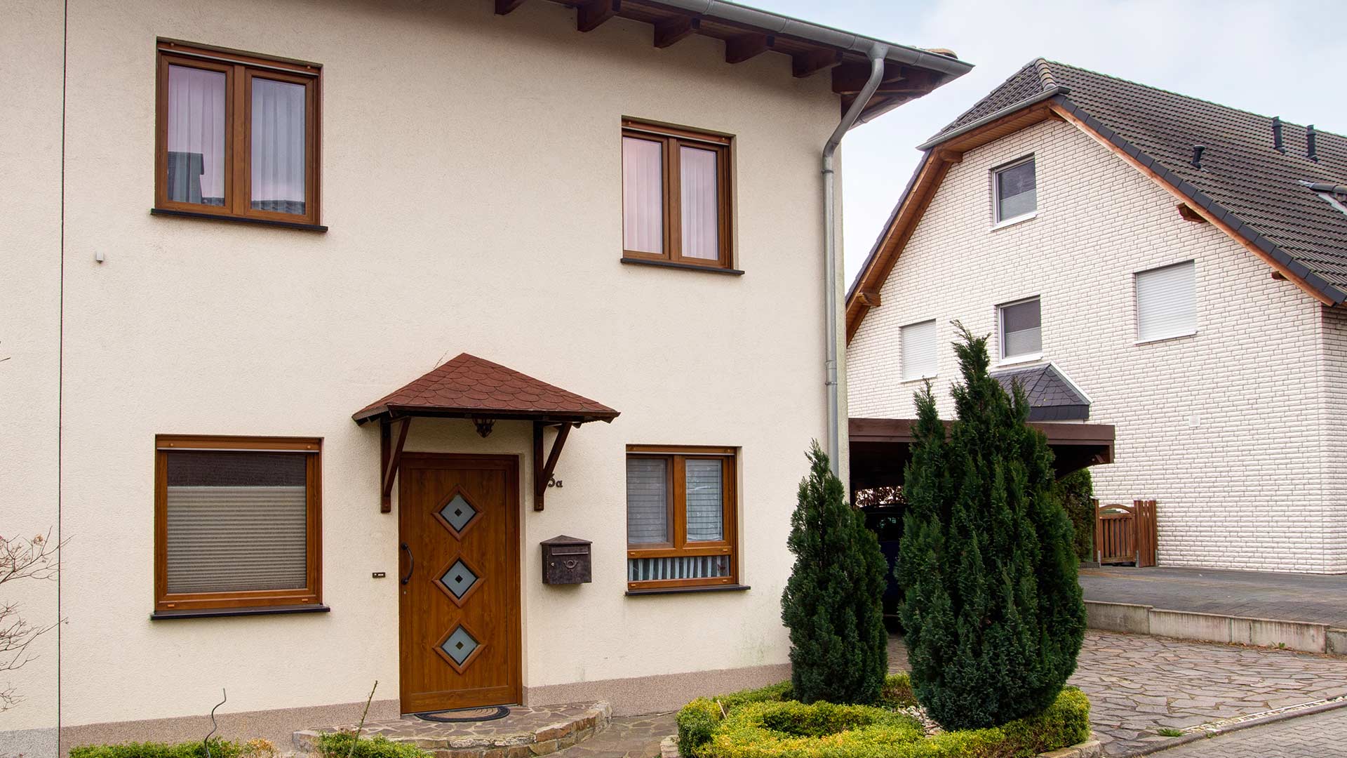 5445 | Doppelhaushälfte in Salzkotten-Upsprunge - Bild-1 | thater IMMOBILIEN thater IMMOBILIEN GmbH - Immobilienangebot - 33154 Salzkotten - Upsprunge - Doppelhaushälfte - 5445 | Doppelhaushälfte in Salzkotten-Upsprunge