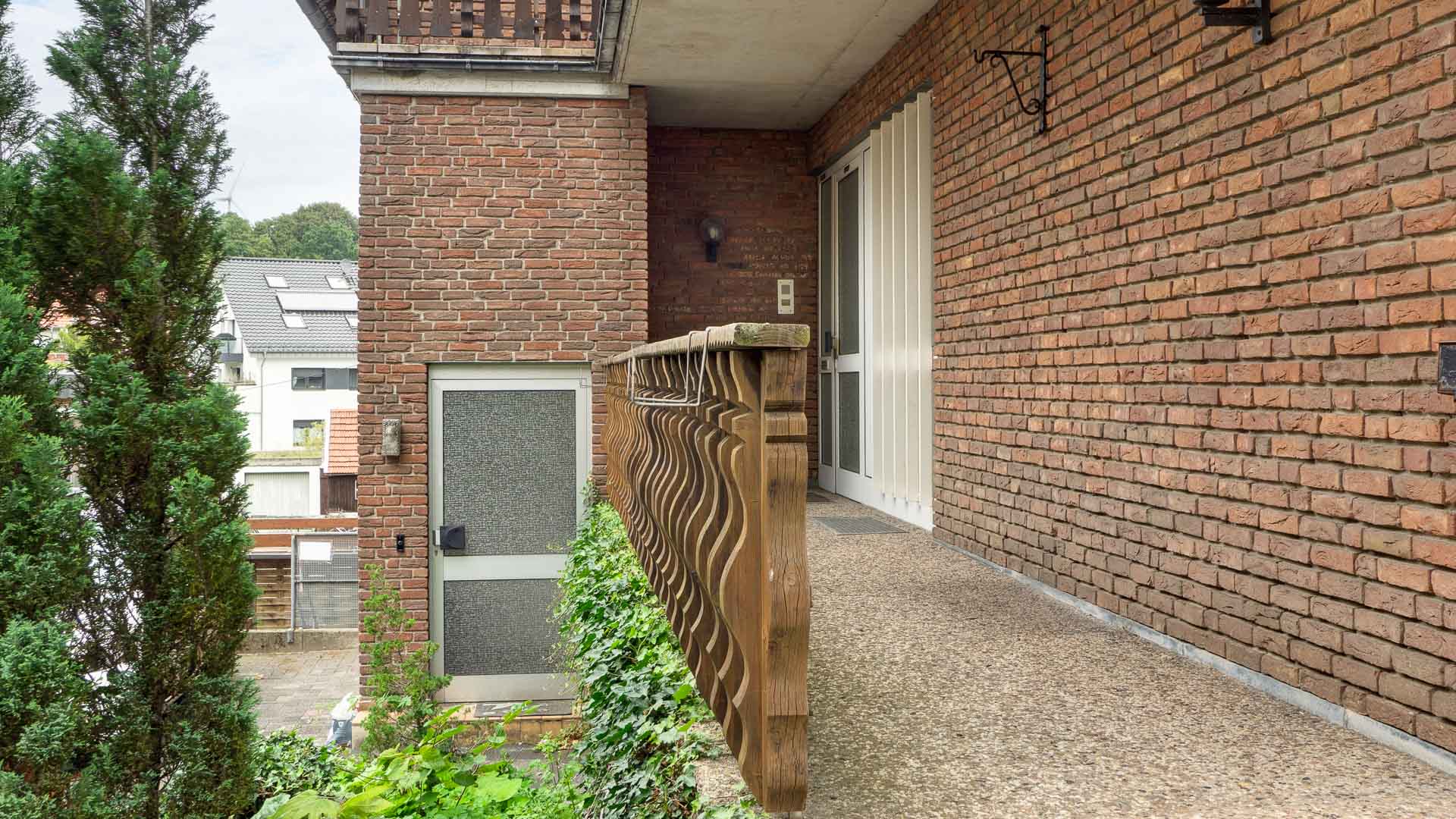 Thater Immobilien GmbH - Immobilienangebot - Paderborn - Häuser - 5800 | Platz satt: Einfamilienhaus mit Einliegerwohnung in 33100 Paderborn - Für Käufer provisionsfrei!