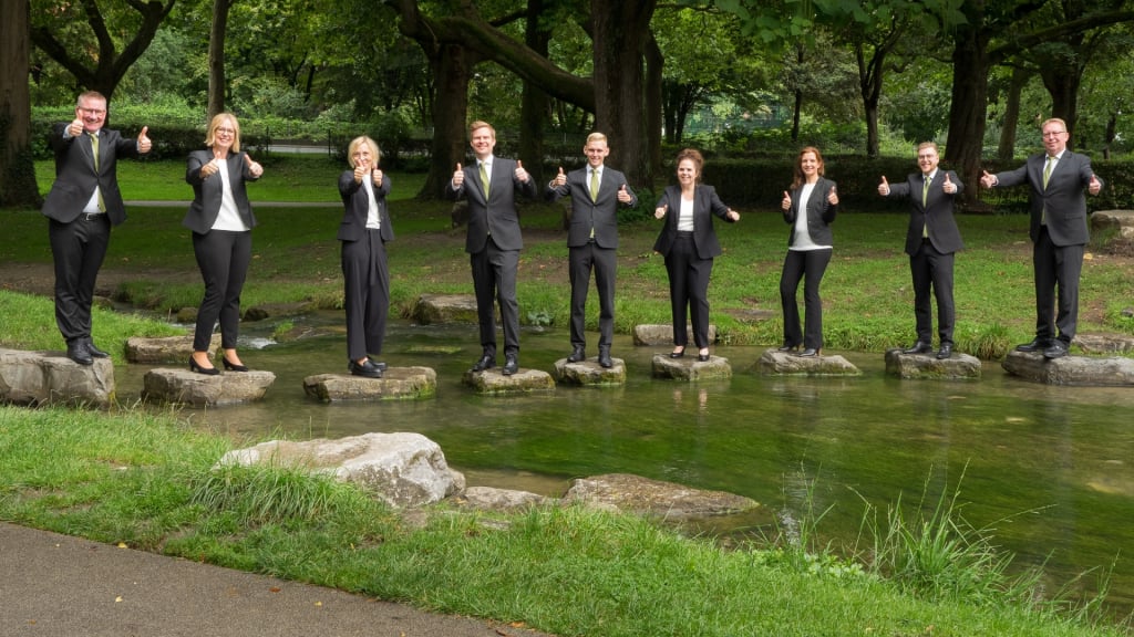 Team Thater Padersteine - Daumen hoch