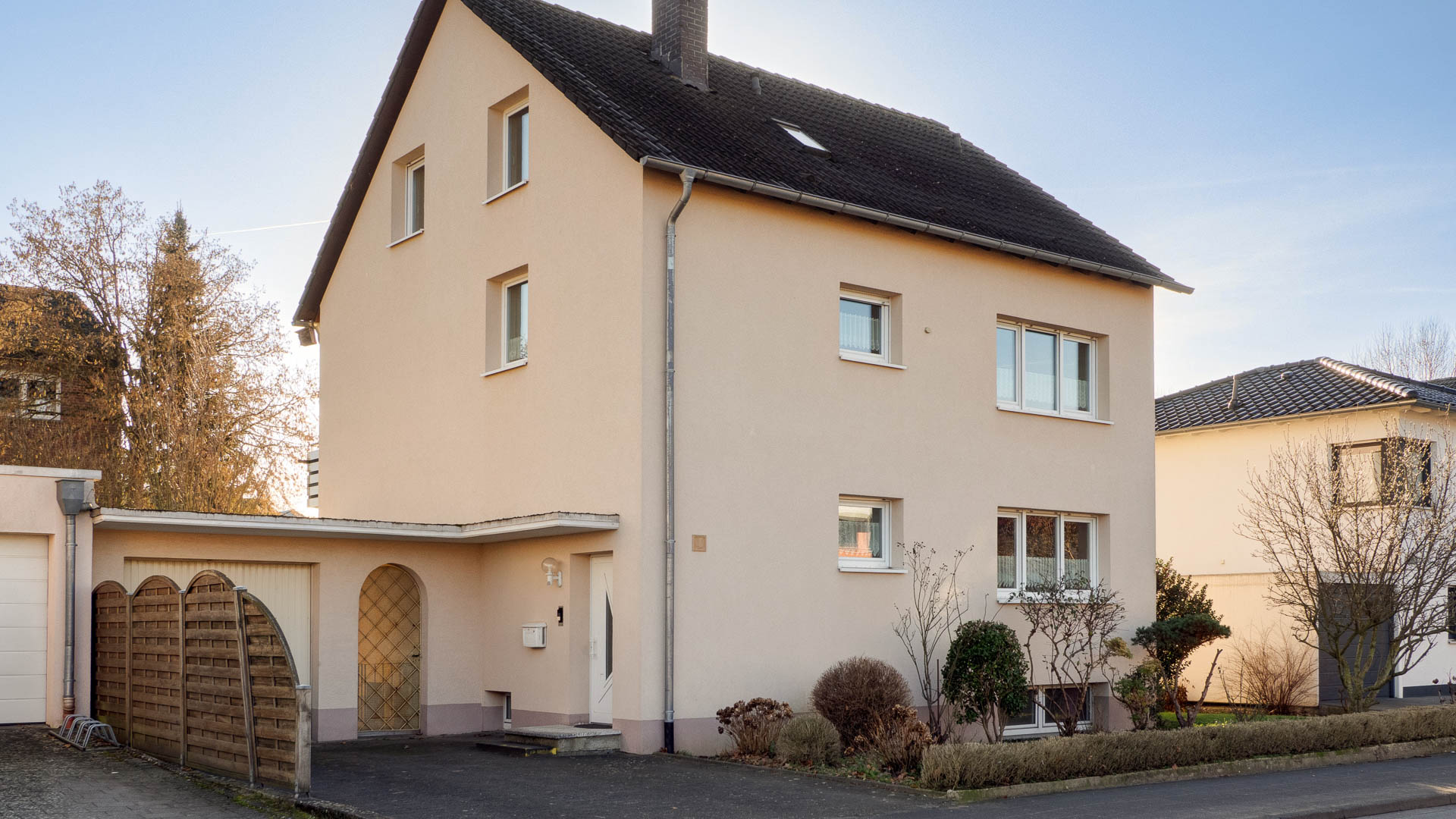 Thater Immobilien GmbH - Immobilienangebot - Paderborn - Häuser - 6091 I Einfamilienhaus zu kaufen in 33102 Paderborn