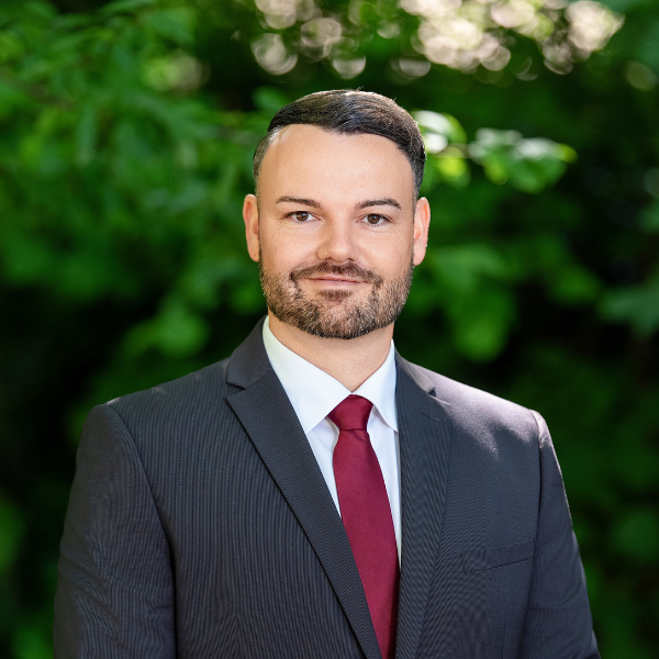 Conrad_Balthasar_Immobilienmakler_thater IMMOBILIEN Conrad_Balthasar_Immobilienmakler_thater IMMOBILIEN