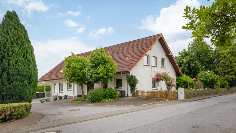 Thater Immobilien GmbH - Immobilienangebot - Salzkotten - Häuser - 6294 I Doppelhaushälfte zu kaufen in 33154 Salzkotten