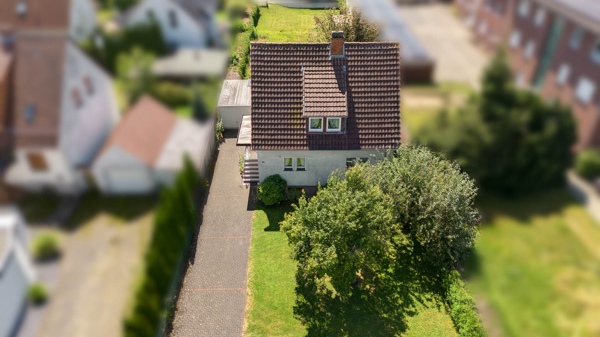 Thater Immobilien GmbH - Immobilienangebot - Paderborn - Grundstücke - 6351 | Bauplatz mit Einfamilienhaus zu kaufen Schloß Neuhaus