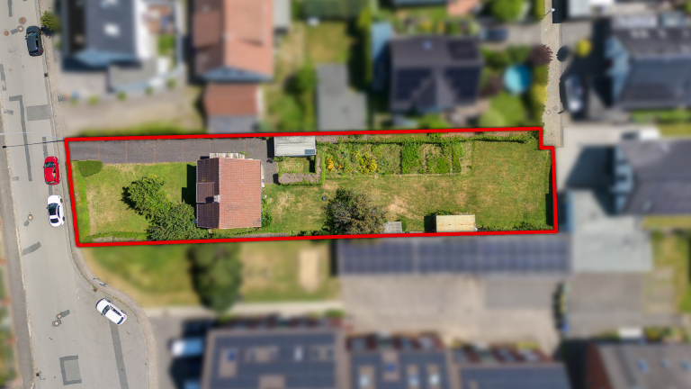 Thater Immobilien GmbH - Immobilienangebot - Paderborn - Grundstücke - 6351 | Bauplatz mit Einfamilienhaus zu kaufen Schloß Neuhaus