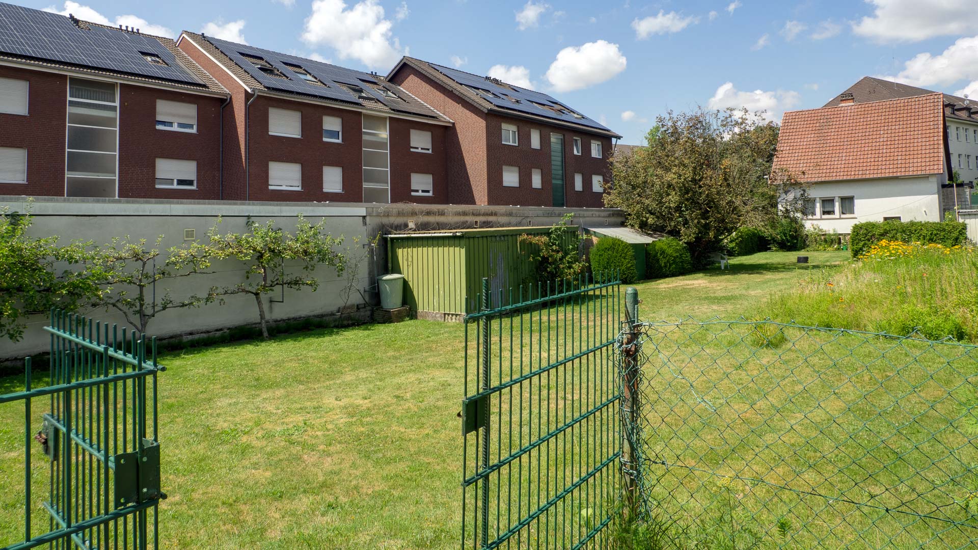 Thater Immobilien GmbH - Immobilienangebot - Paderborn - Grundstücke - 6351 | Bauplatz mit Einfamilienhaus zu kaufen Schloß Neuhaus