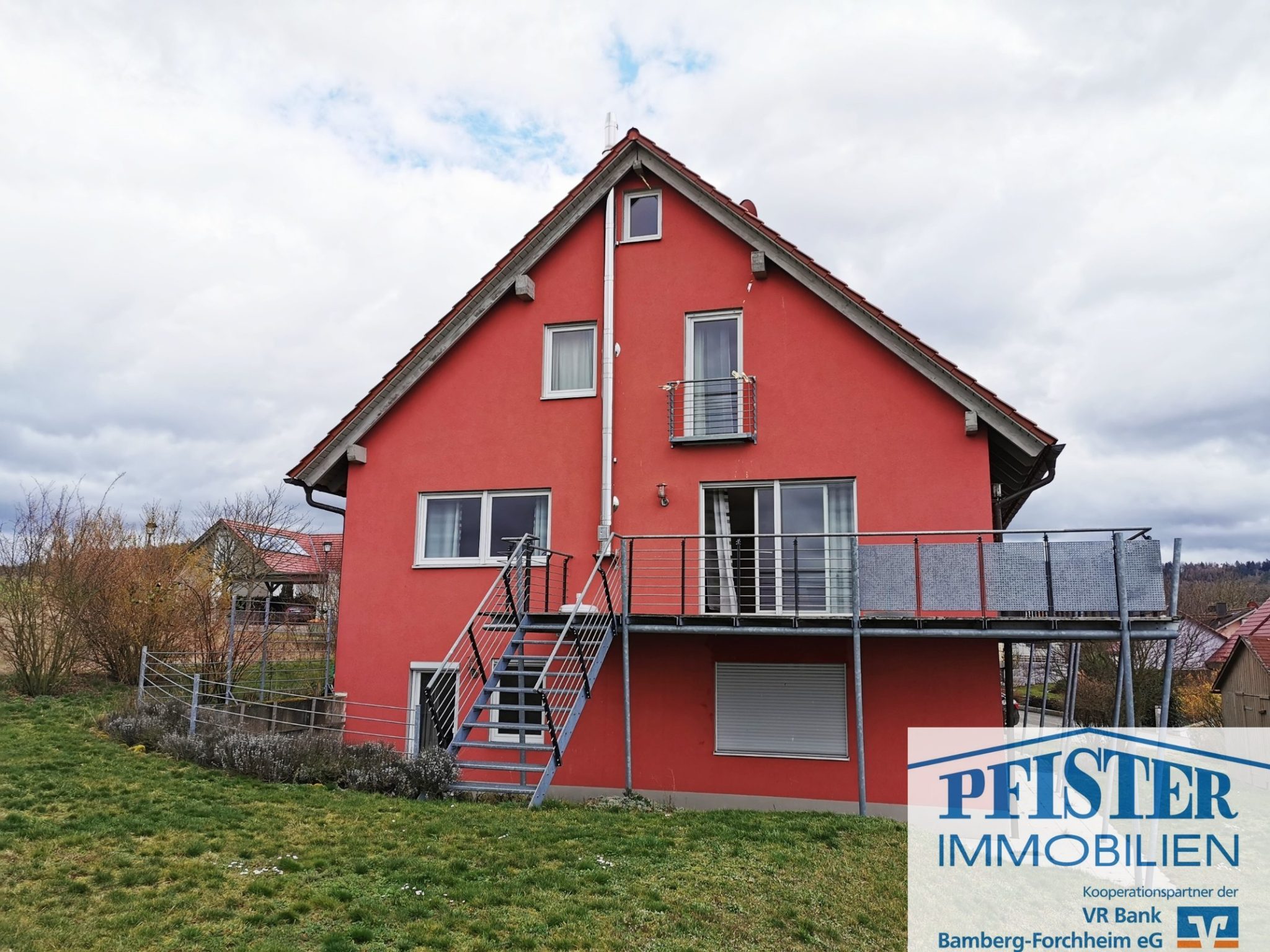 Immobilienangebot - Memmelsdorf - Alle - Schönes Wohnhaus mit 3 Wohneinheiten in idyllischer Randlage in Memmelsdorf OT