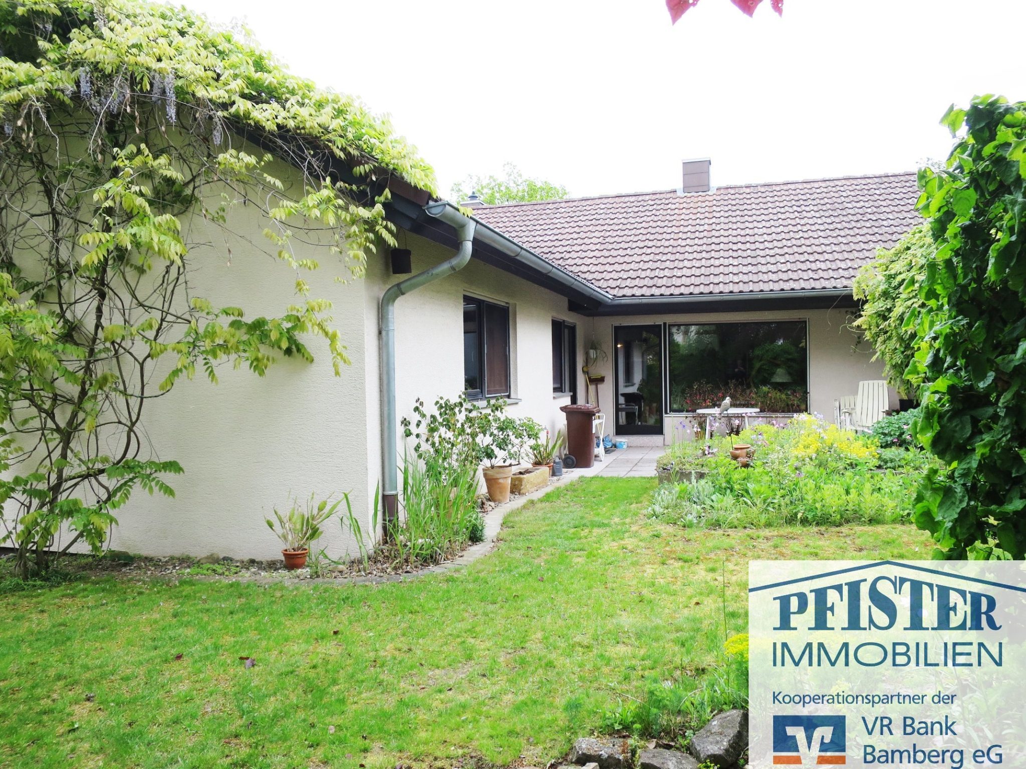 Immobilienangebot - Bamberg - Alle - Gepflegte Doppelhaushälfte/Bungalow-Stil in Bamberg-Gaustadt
