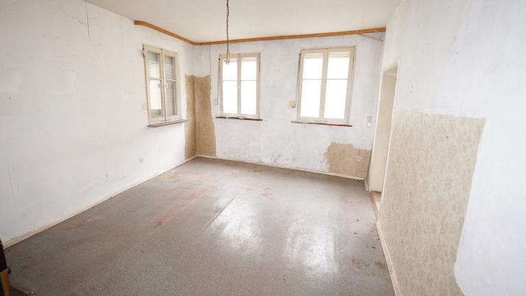 Immobilienangebot - Bamberg - Alle - Verkauf im Angebotsverfahren - stark sanierungsbedürftiges Stadthaus in Bambergs Sandgebiet
