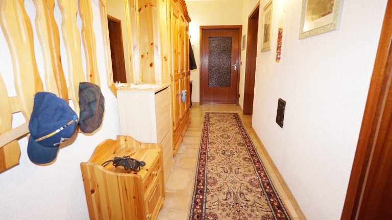 Immobilienangebot - Oberaurach - Alle - Großzügiges Einfamilienhaus mit Einliegerwohnung und Ausbaureserve in Oberaurach OT