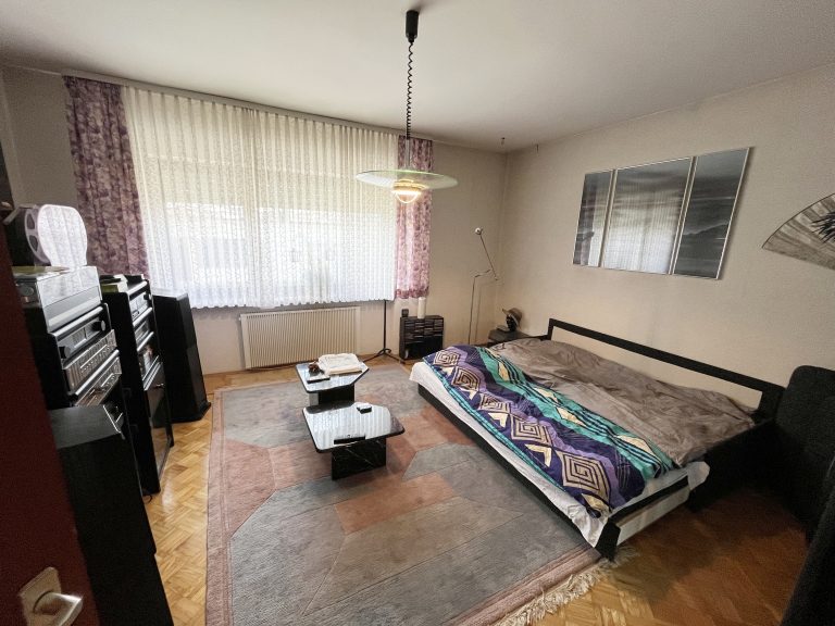 Immobilienangebot - Oberaurach - Alle - Großzügiges Einfamilienhaus mit Einliegerwohnung und Ausbaureserve in Oberaurach OT