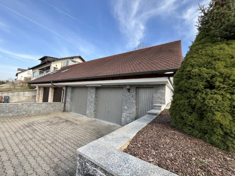 Immobilienangebot - Oberaurach - Alle - Großzügiges Einfamilienhaus mit Einliegerwohnung und Ausbaureserve in Oberaurach OT
