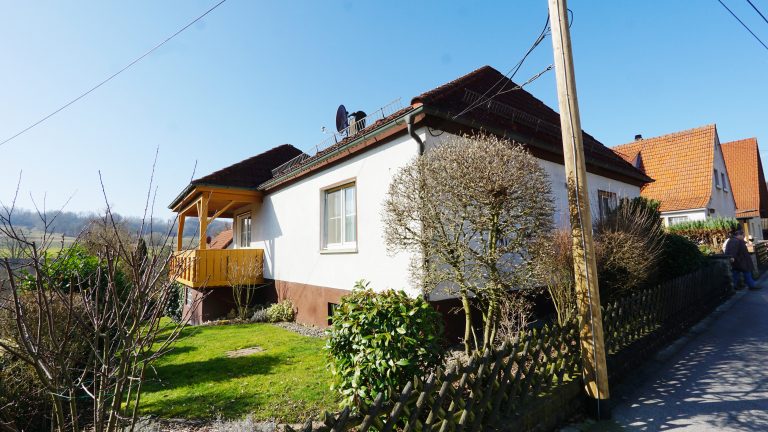Immobilienangebot - Zapfendorf - Alle - Ihr Traum vom Eigenheim – Einfamilienhaus mit Potenzial in ruhiger Lage - Zapfendorf OT