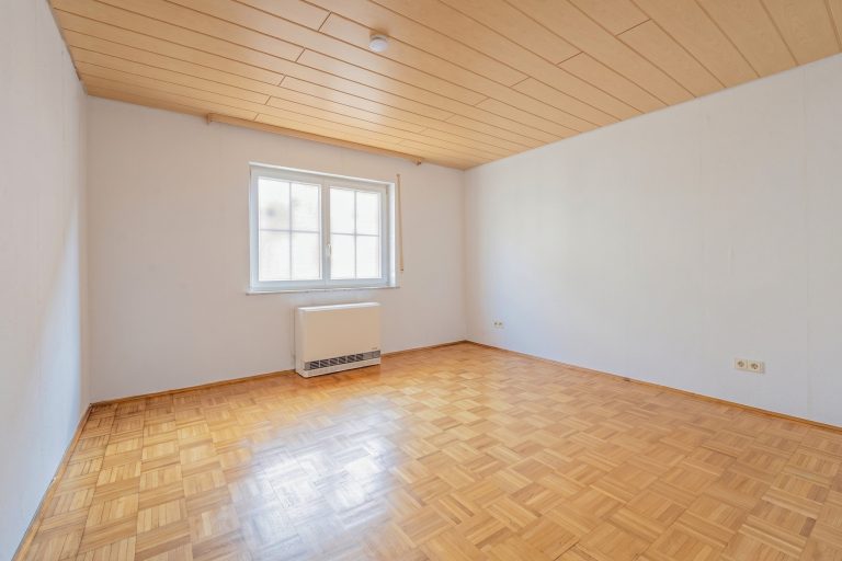 Immobilienangebot - Hallstadt - Alle - Zweifamilienhaus + Einliegerwohnung in zentraler Lage von Hallstadt