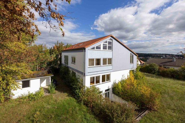 Immobilienangebot - Memmelsdorf - Alle - Individuelles Architektenhaus mit großzügigem Grundstück in Memmelsdorf OT