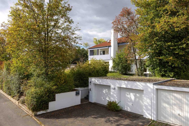 Immobilienangebot - Memmelsdorf - Alle - Individuelles Architektenhaus mit großzügigem Grundstück in Memmelsdorf OT
