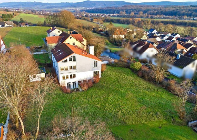 Immobilienangebot - Memmelsdorf - Alle - Individuelles Architektenhaus mit großzügigem Grundstück in Memmelsdorf OT