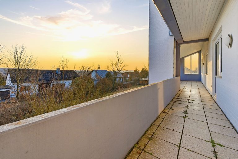 Immobilienangebot - Memmelsdorf - Alle - Individuelles Architektenhaus mit großzügigem Grundstück in Memmelsdorf OT