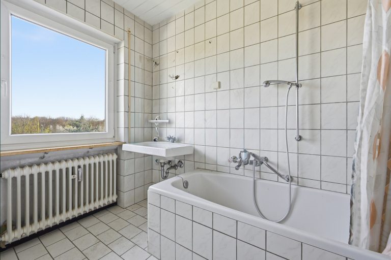 Immobilienangebot - Viereth-Trunstadt - Alle - Ein Zuhause mit Zukunft: Zweifamilienhaus in Viereth mit großem Garten