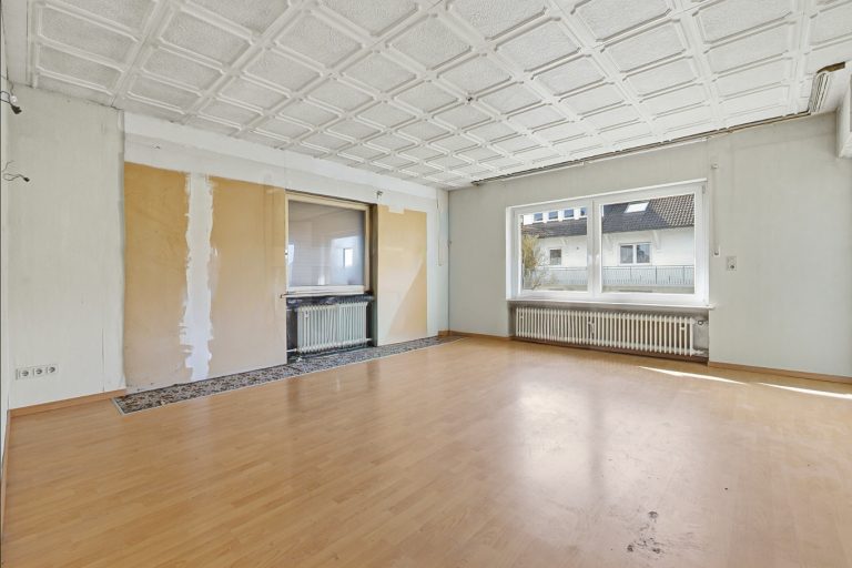 Immobilienangebot - Viereth-Trunstadt - Alle - Ein Zuhause mit Zukunft: Zweifamilienhaus in Viereth mit großem Garten