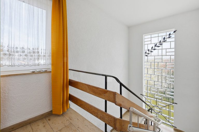 Immobilienangebot - Viereth-Trunstadt - Alle - Ein Zuhause mit Zukunft: Zweifamilienhaus in Viereth mit großem Garten