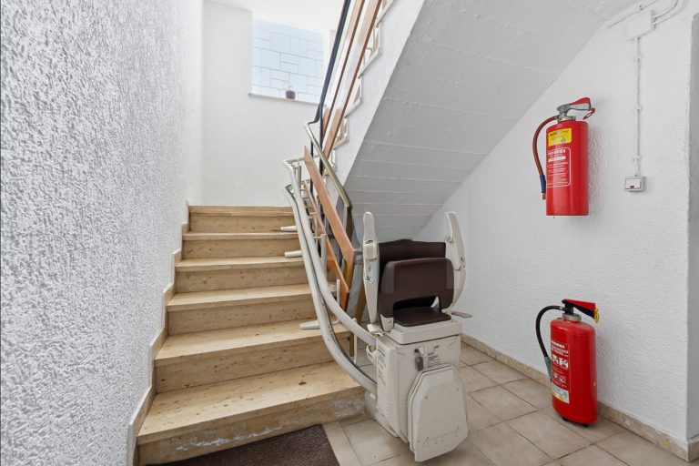 Immobilienangebot - Viereth-Trunstadt - Alle - Ein Zuhause mit Zukunft: Zweifamilienhaus in Viereth mit großem Garten