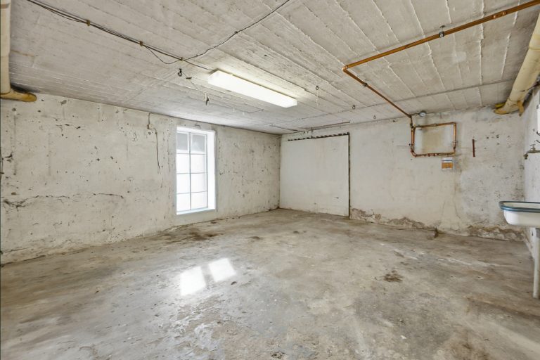 Immobilienangebot - Viereth-Trunstadt - Alle - Ein Zuhause mit Zukunft: Zweifamilienhaus in Viereth mit großem Garten