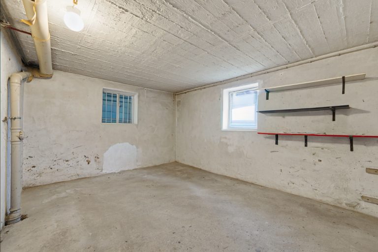 Immobilienangebot - Viereth-Trunstadt - Alle - Ein Zuhause mit Zukunft: Zweifamilienhaus in Viereth mit großem Garten